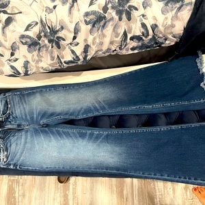 KAncan raw hem Jean